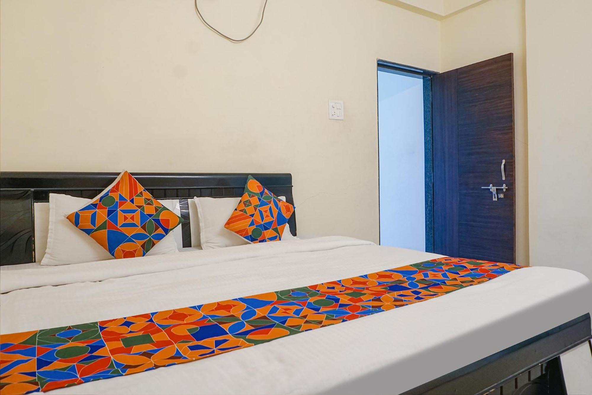 Fabexpress Vaishnav Inn Talegaon Dabhade Exterior foto