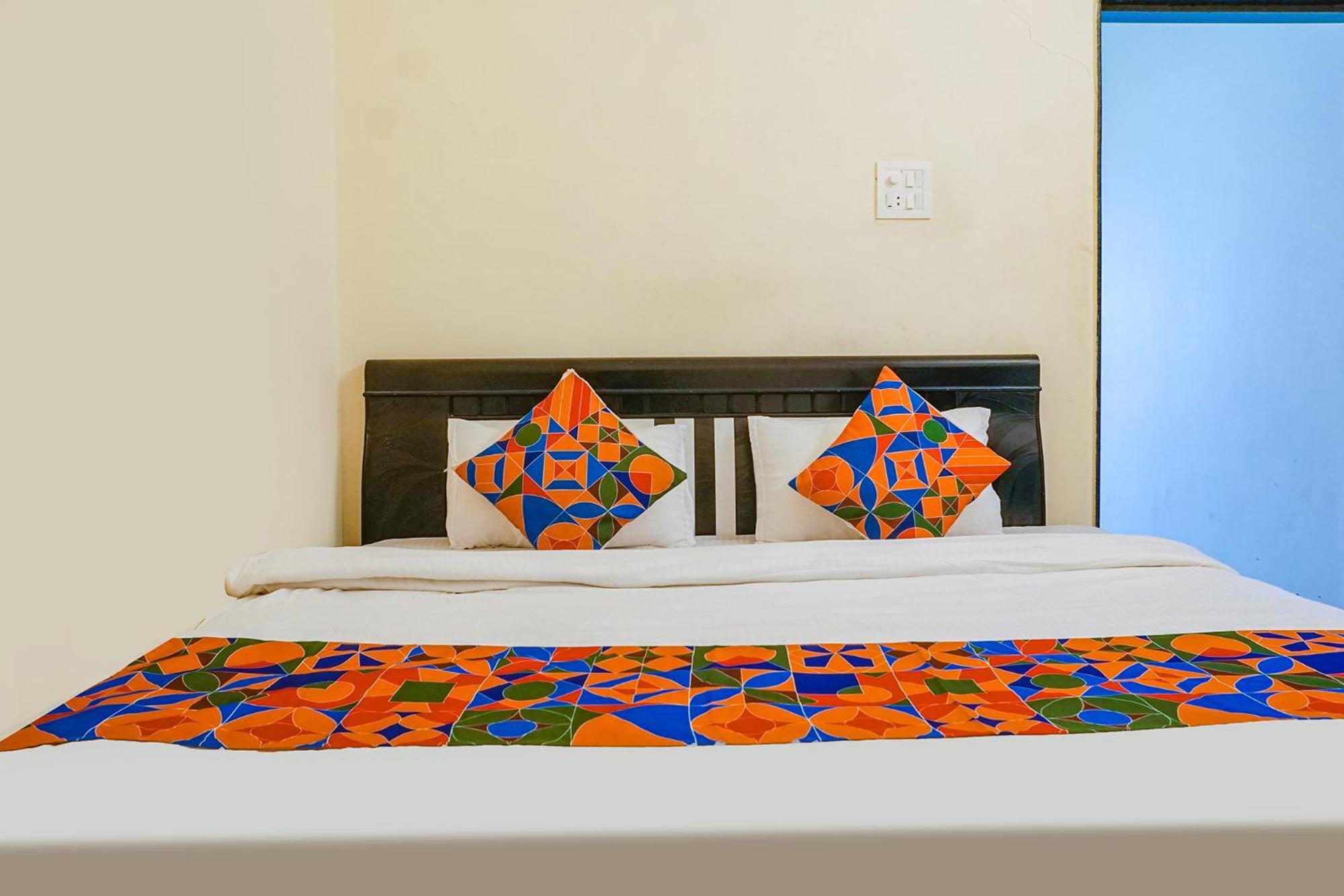 Fabexpress Vaishnav Inn Talegaon Dabhade Exterior foto