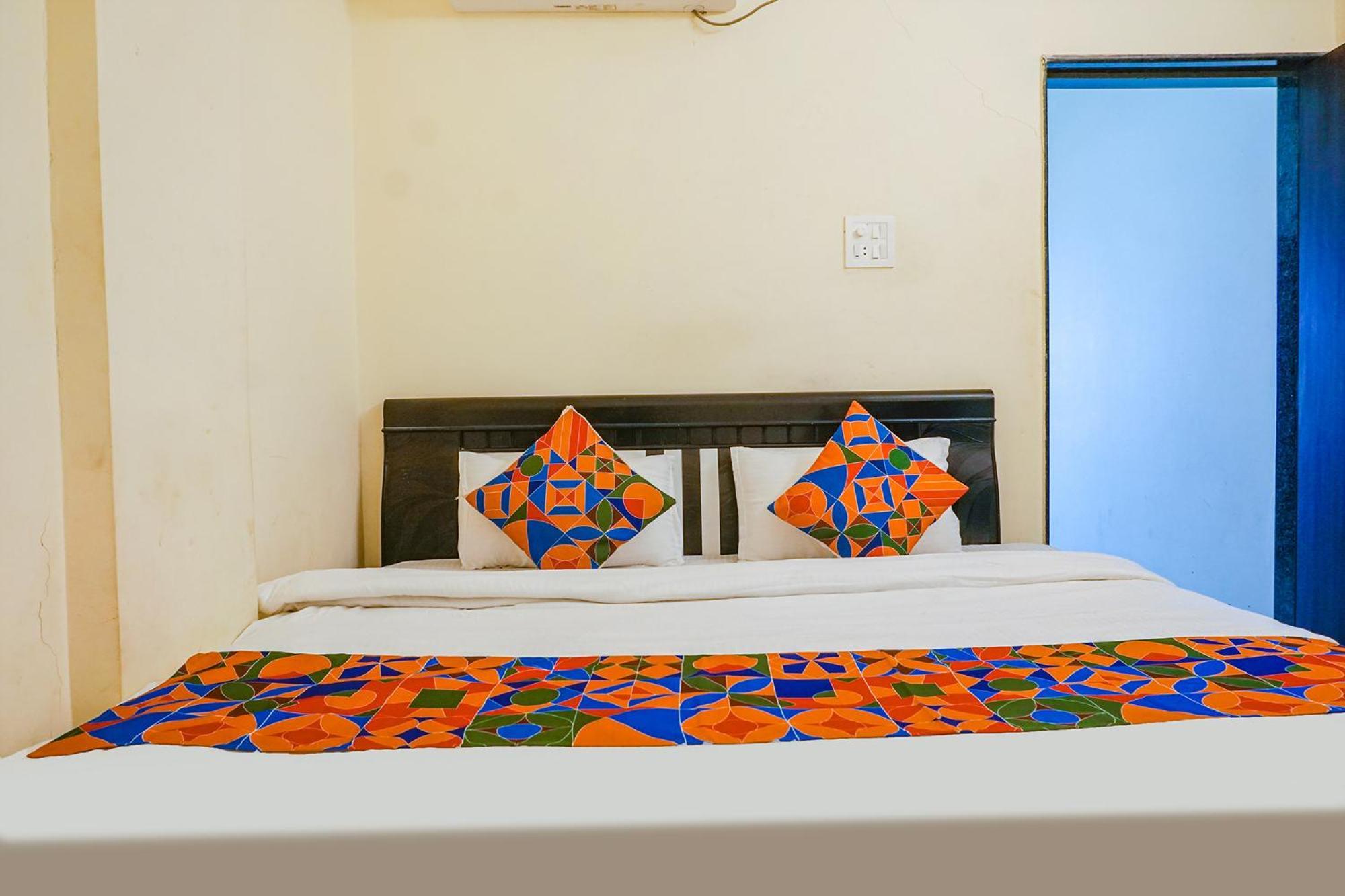 Fabexpress Vaishnav Inn Talegaon Dabhade Exterior foto